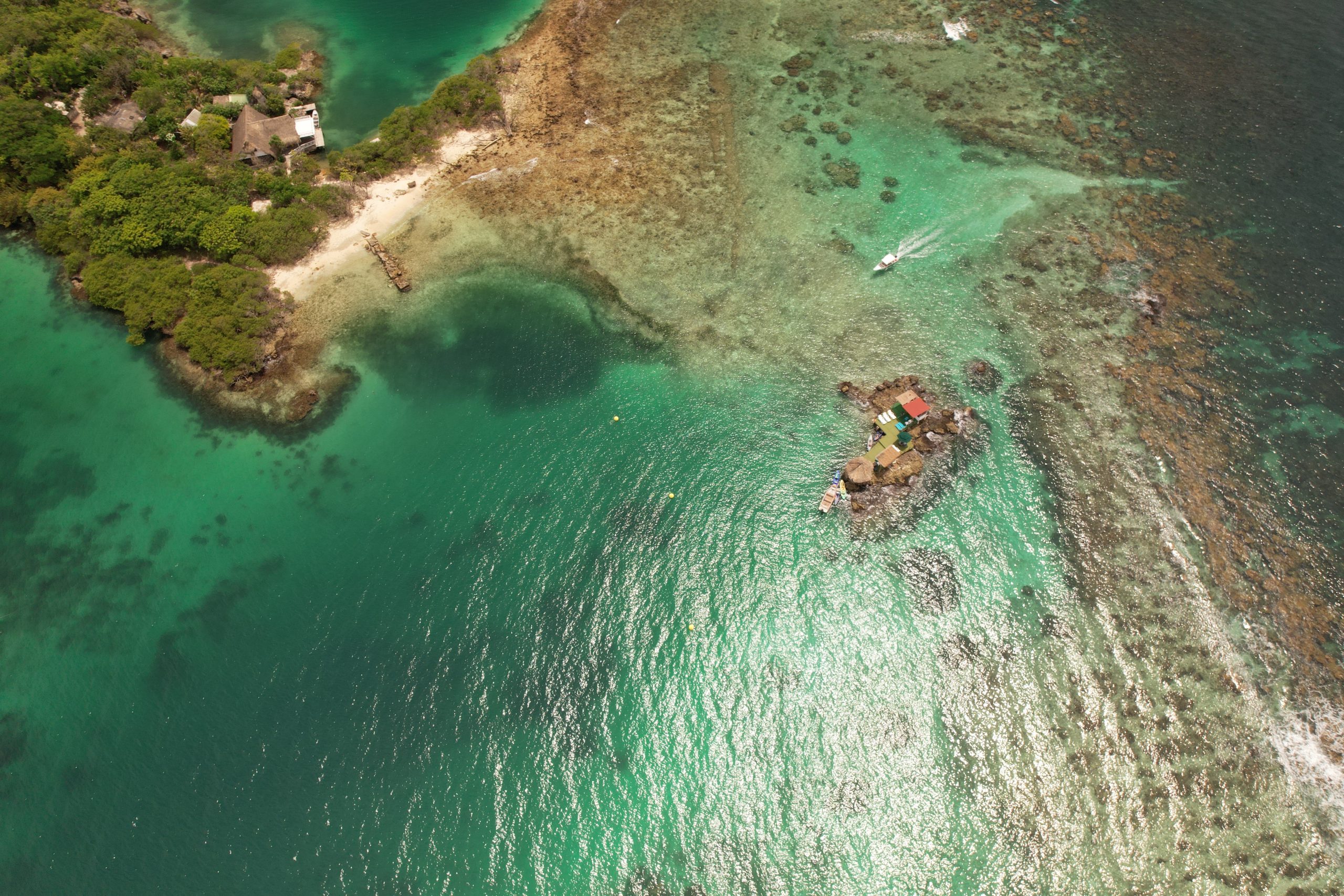 De isla en isla: Relájate y descubre – Un viaje oculto a través de Rosario y Barú