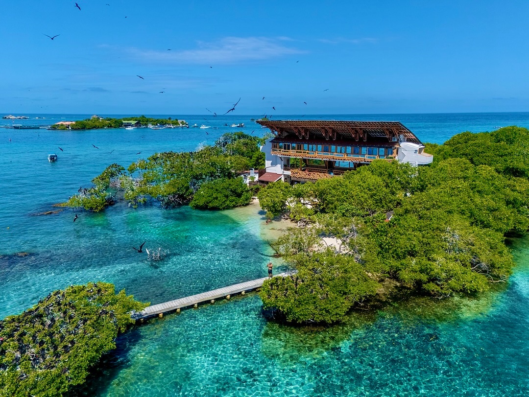 Pao Pao Beach Club – Adults-Only Elegance in Isla Grande